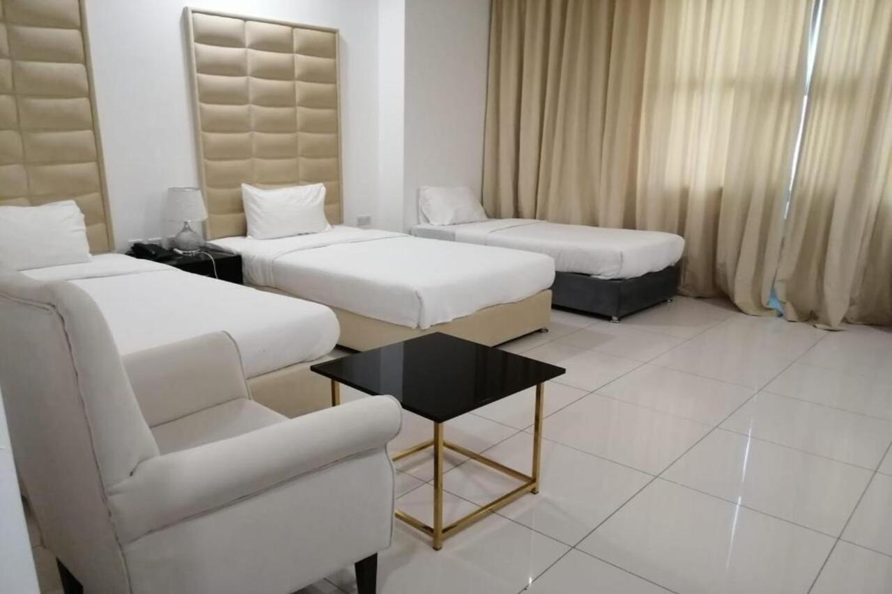 Parkside Plaza Muscat Hotel Kültér fotó
