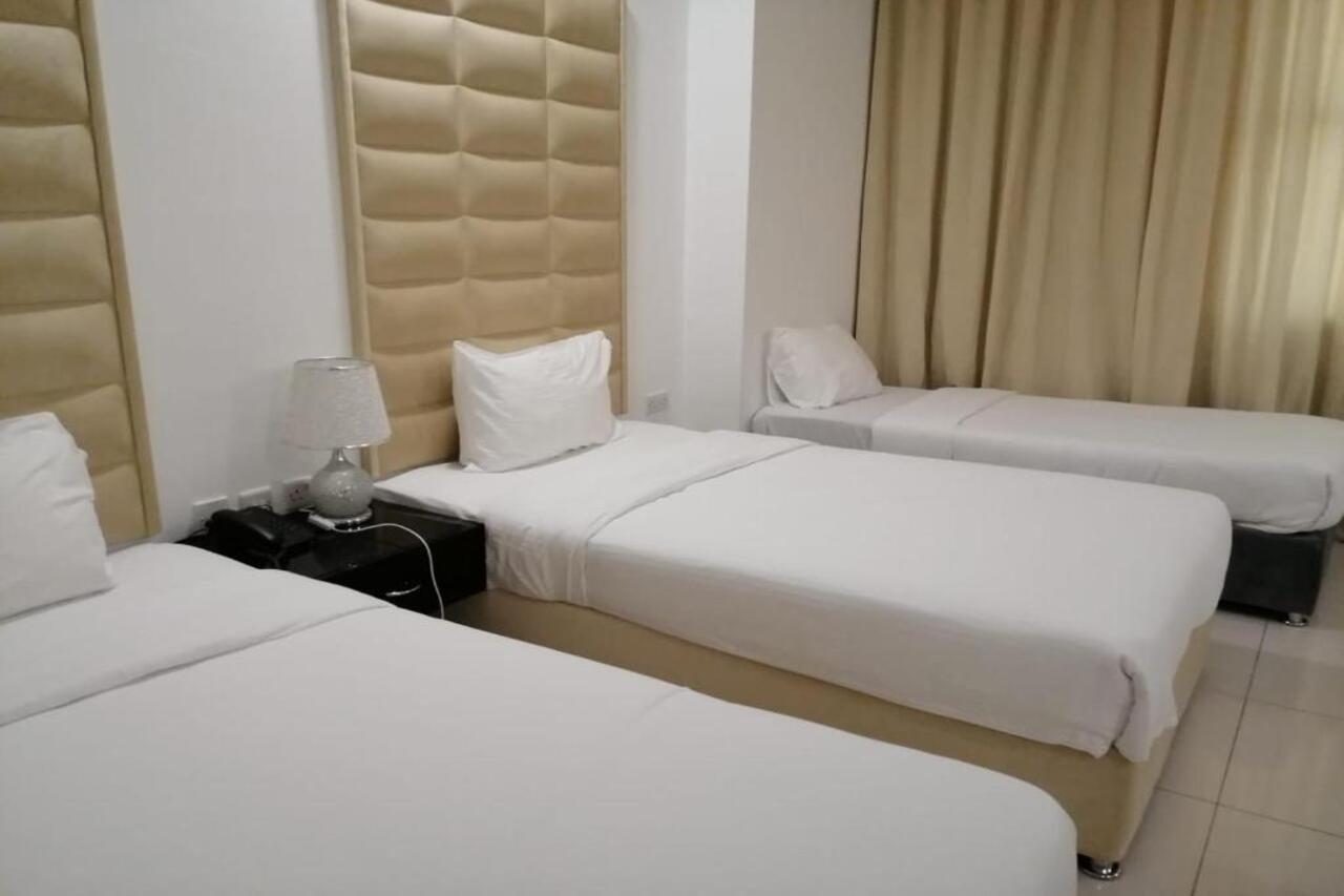 Parkside Plaza Muscat Hotel Kültér fotó