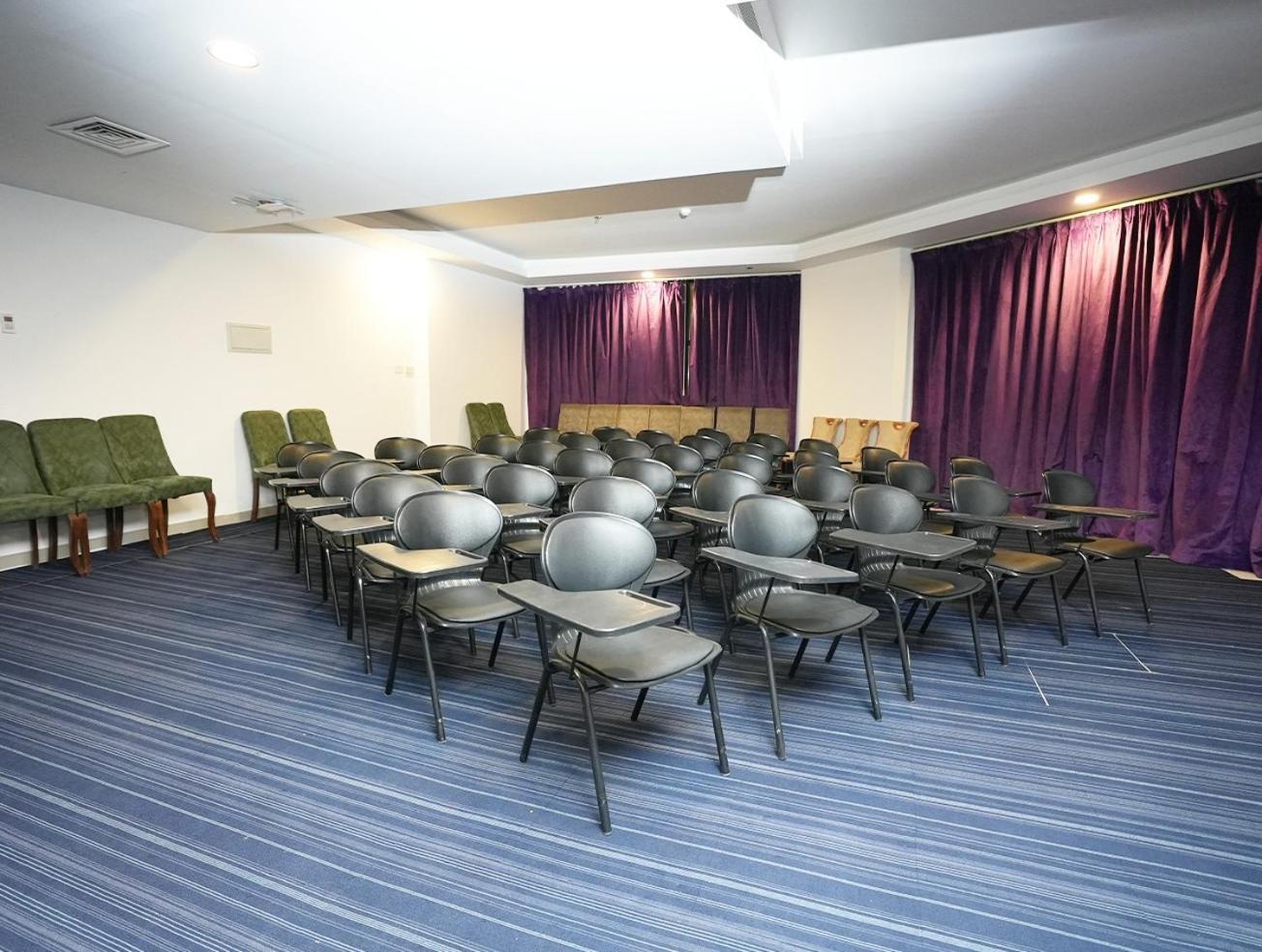 Parkside Plaza Muscat Hotel Kültér fotó