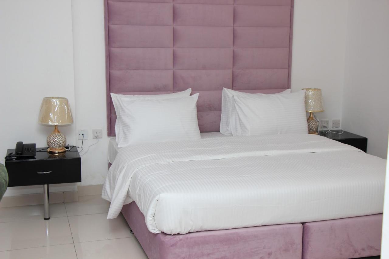 Parkside Plaza Muscat Hotel Kültér fotó