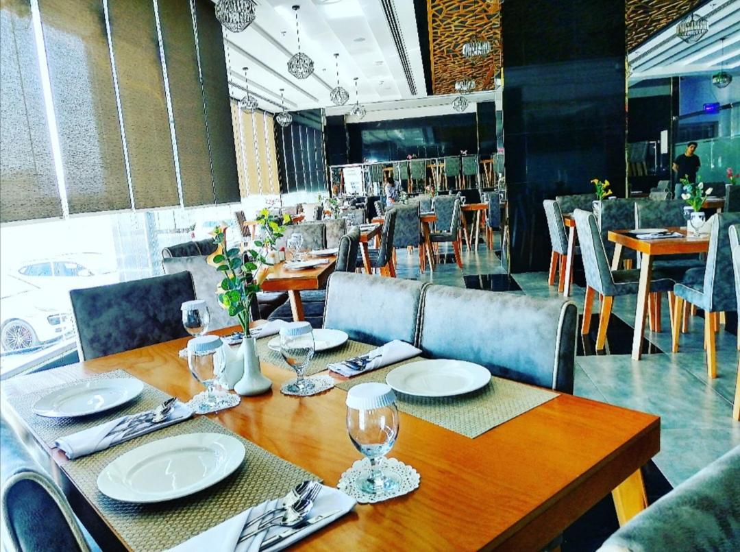 Parkside Plaza Muscat Hotel Kültér fotó