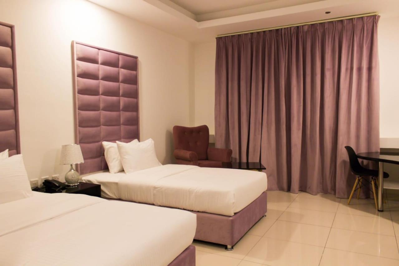 Parkside Plaza Muscat Hotel Kültér fotó