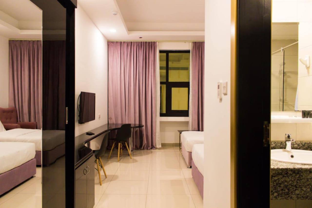 Parkside Plaza Muscat Hotel Kültér fotó